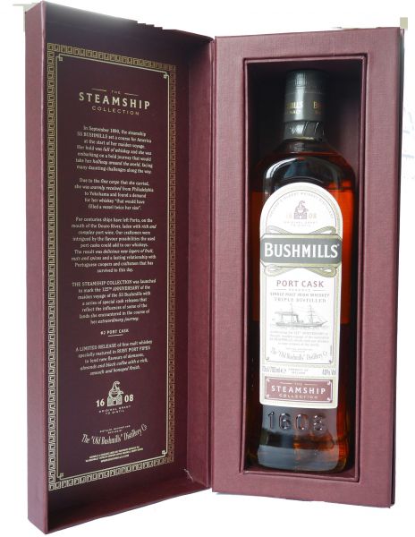 Der Bushmills 21 Jahre im geöffneten Geschenkset