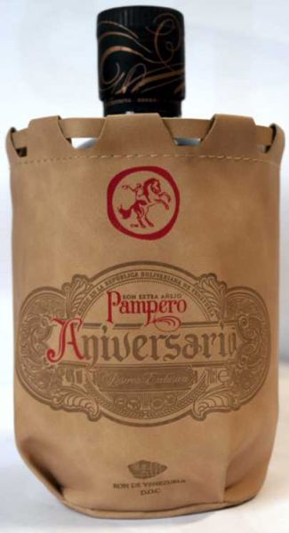 Pampero Aniversario im Ledersack
